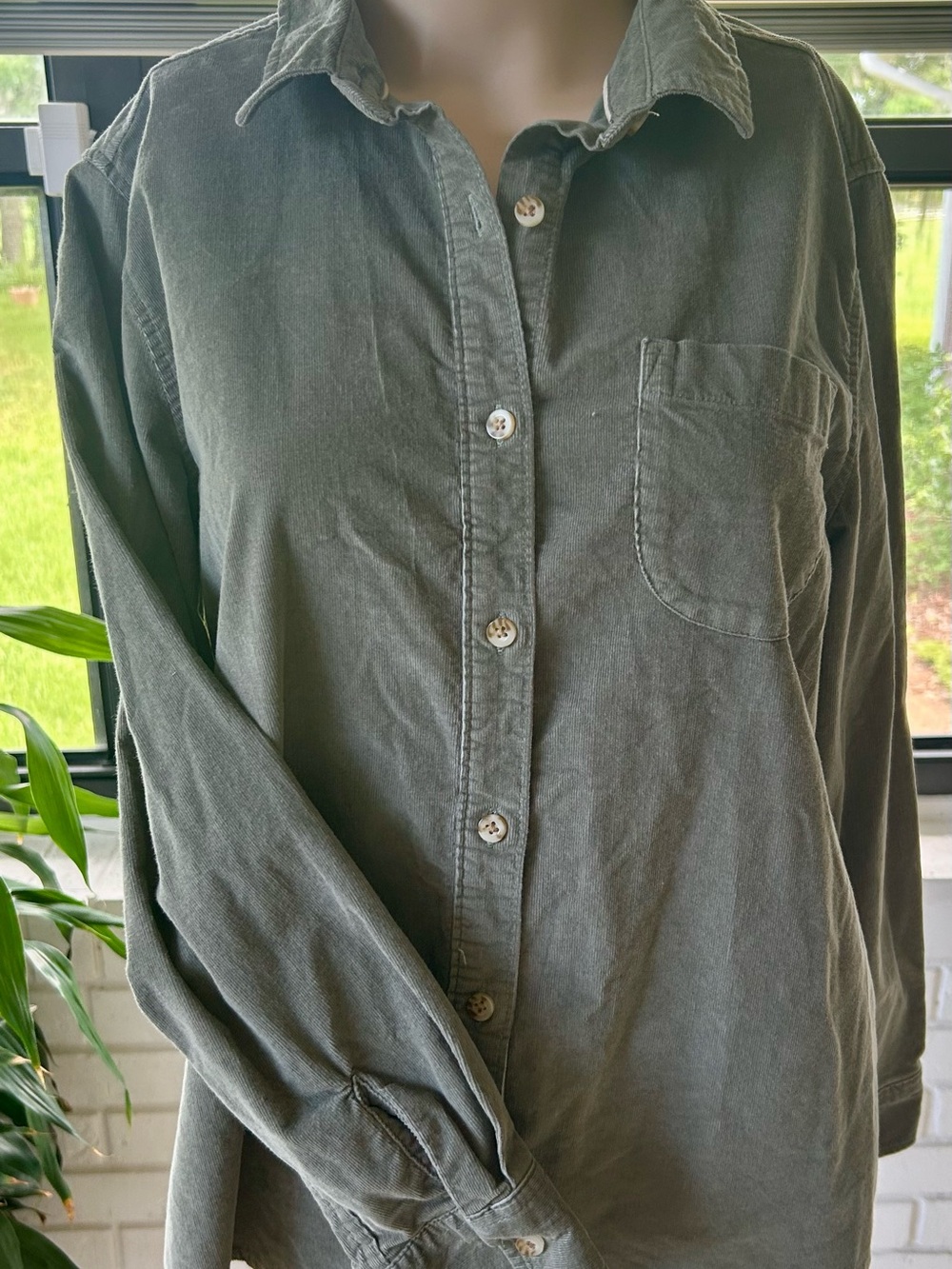 JACHS Girlfriend Olive Green Button-Front Women's Shirt - Picture 1 of 7
